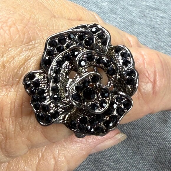 Adjustable Black Rhinestone Rose Flower Ring With Stretch Band Size 9 Women - Picture 3 of 16